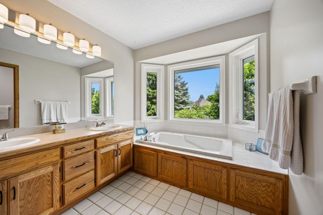 4150 Columbine Court, Vadnais Heights, MN 55127