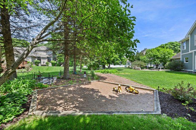 4150 Columbine Court, Vadnais Heights, MN 55127