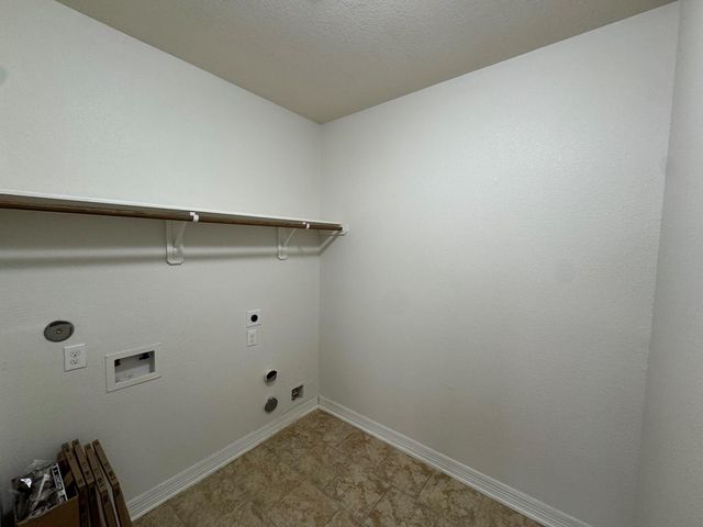 22 W Oaks Drive, Pasadena, TX 77058