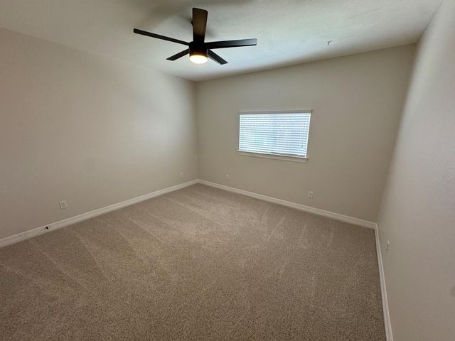 22 W Oaks Drive, Pasadena, TX 77058