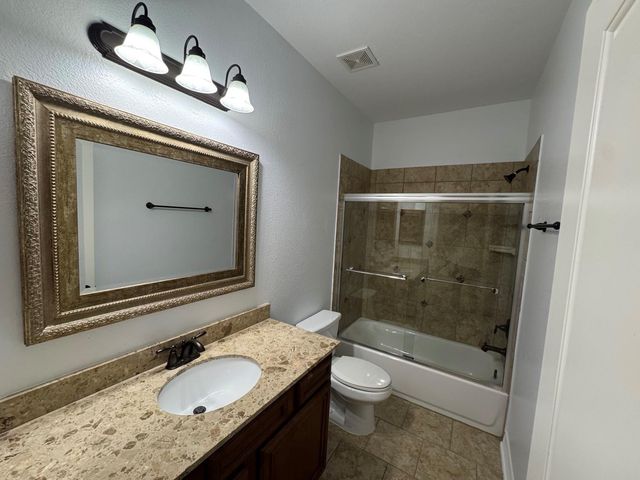 22 W Oaks Drive, Pasadena, TX 77058