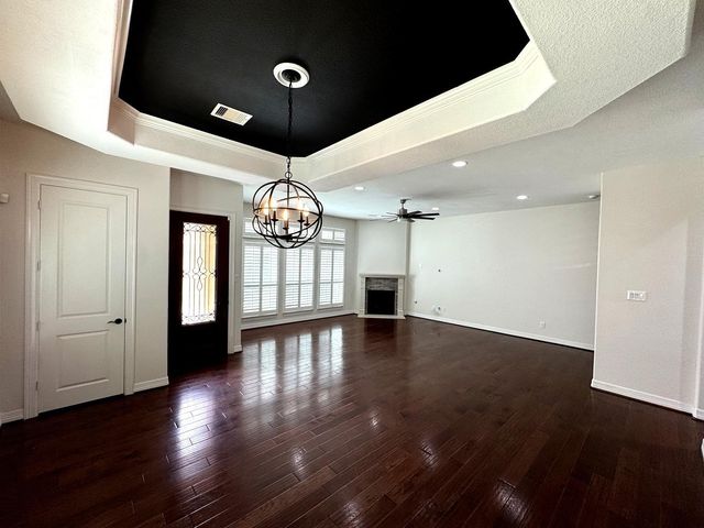 22 W Oaks Drive, Pasadena, TX 77058