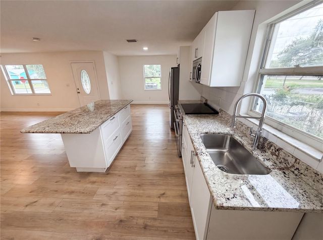 845 40TH AVENUE S, St Petersburg, FL 33705