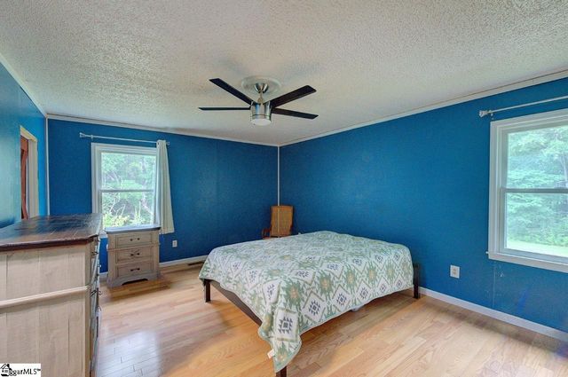 503 Edgewater Road, Woodruff, SC 29388