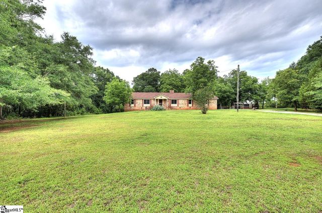 503 Edgewater Road, Woodruff, SC 29388