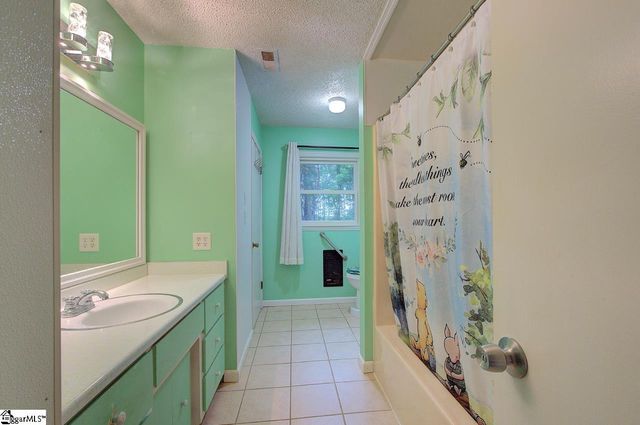503 Edgewater Road, Woodruff, SC 29388