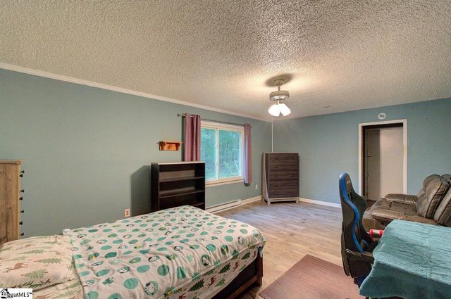 503 Edgewater Road, Woodruff, SC 29388