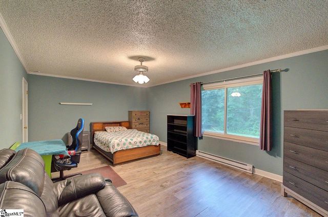 503 Edgewater Road, Woodruff, SC 29388