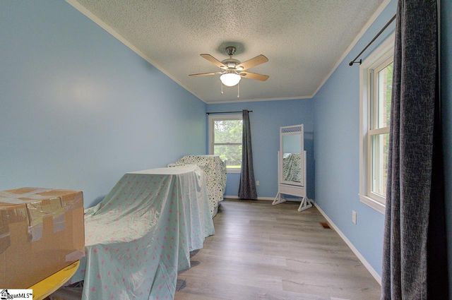 503 Edgewater Road, Woodruff, SC 29388