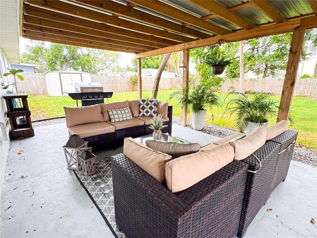 9616 PINE RIDGE AVENUE, Riverview, FL 33578