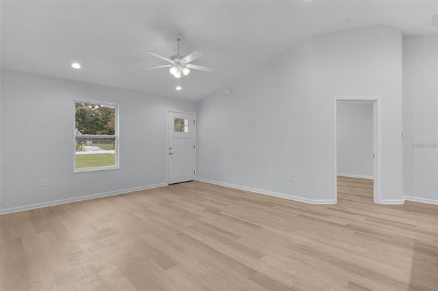 106 SEQUOIA TRAIL, Ocklawaha, FL 32179
