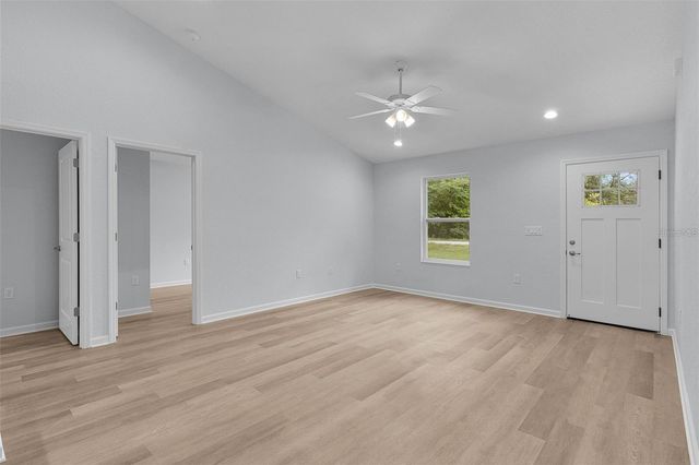 106 SEQUOIA TRAIL, Ocklawaha, FL 32179