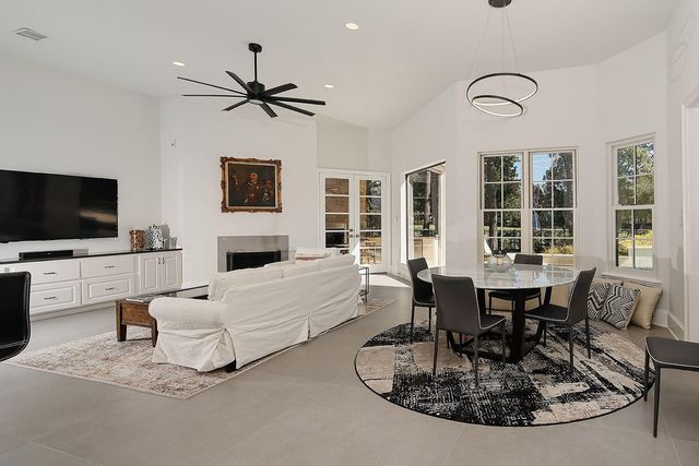 10 Norlund Way, The Woodlands, TX 77382