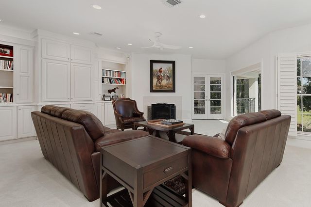 10 Norlund Way, The Woodlands, TX 77382