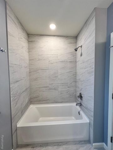 2924 Garland Street, Detroit, MI 48214