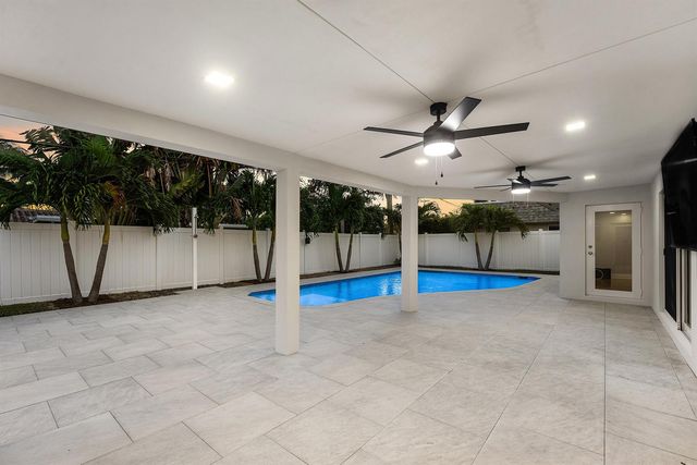 2846 NE 35th Court, Lighthouse Point, FL 33064