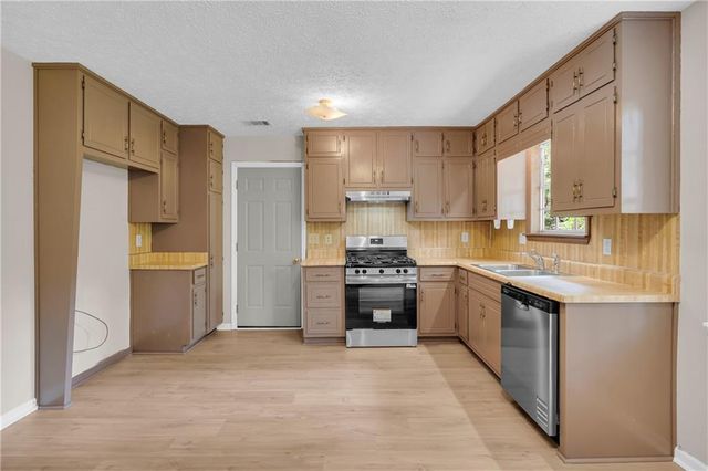 46 Stanebrook Court, Jonesboro, GA 30238