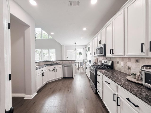 13731 Rolling River Lane, Houston, TX 77044