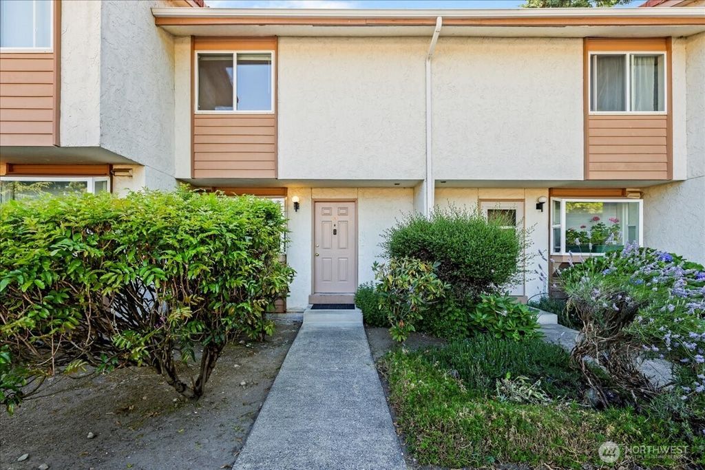 12828 SE 41st Lane #C-103, Bellevue, WA 98006