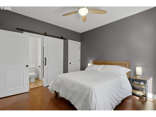 585 S DONNA Dr, Newberg, OR 97132