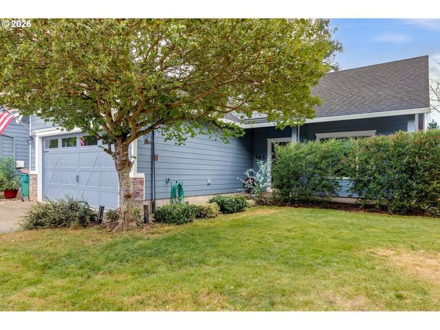 585 S DONNA Dr, Newberg, OR 97132