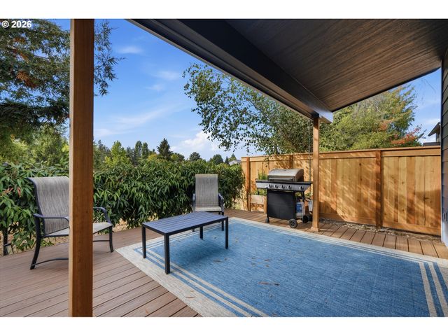 585 S DONNA Dr, Newberg, OR 97132