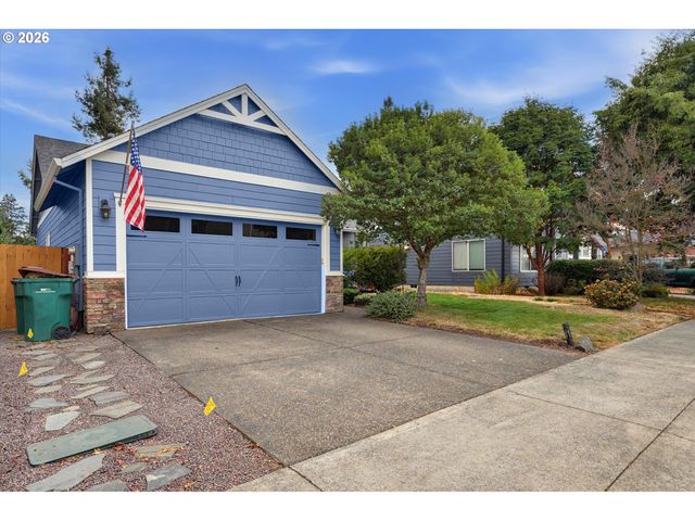 585 S DONNA Dr, Newberg, OR 97132
