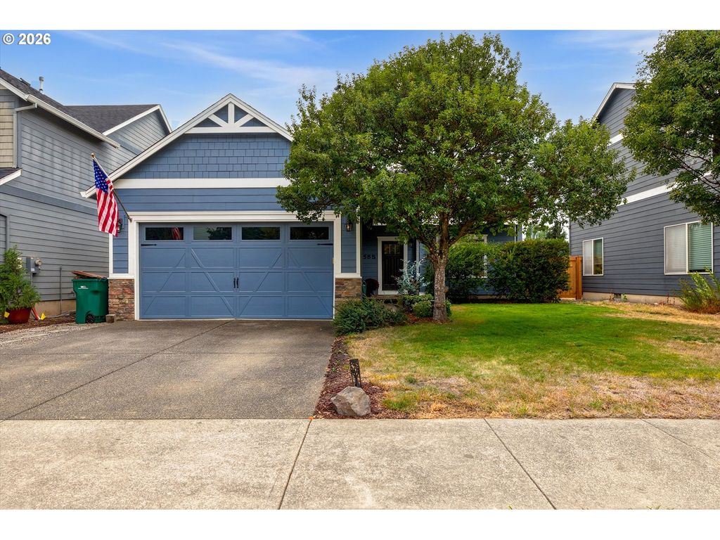 585 S DONNA Dr, Newberg, OR 97132