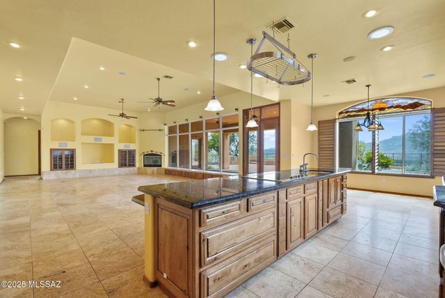 38 Avenida de las Naciones, Rio Rico, AZ 85648