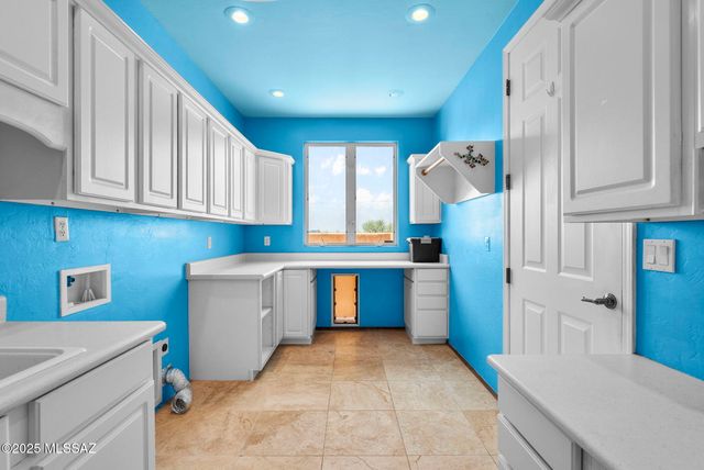 38 Avenida de las Naciones, Rio Rico, AZ 85648