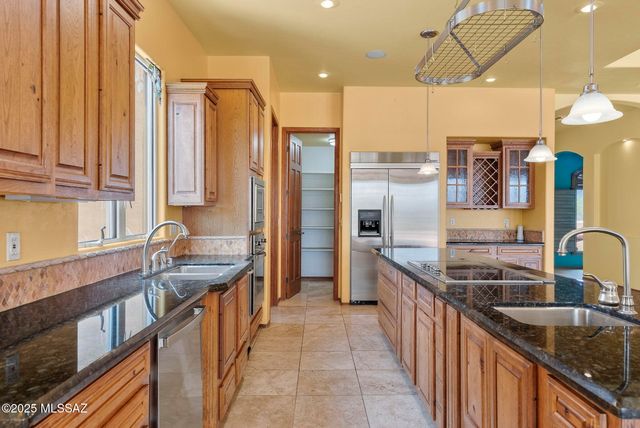 38 Avenida de las Naciones, Rio Rico, AZ 85648