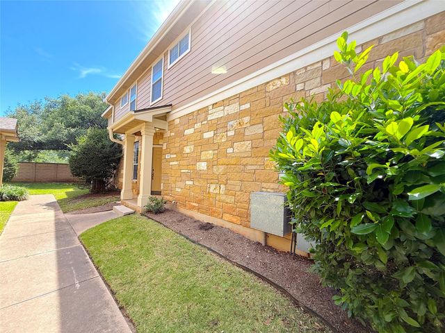 16100 S Great Oaks DR 302, Round Rock, TX 78681