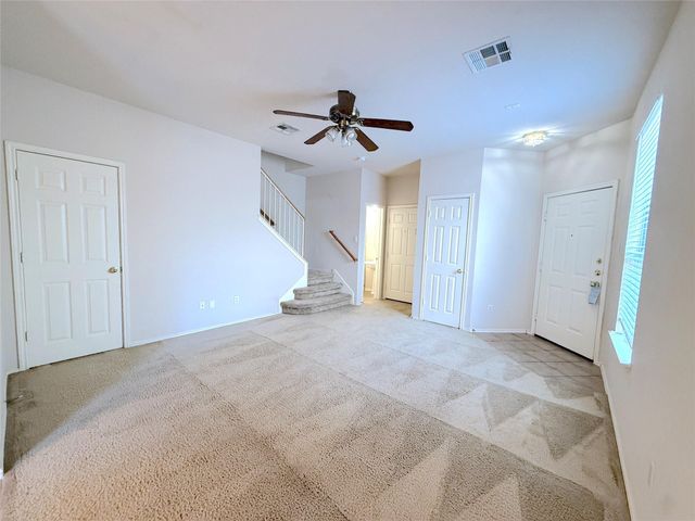 16100 S Great Oaks DR 302, Round Rock, TX 78681