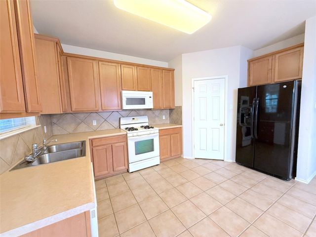 16100 S Great Oaks DR 302, Round Rock, TX 78681