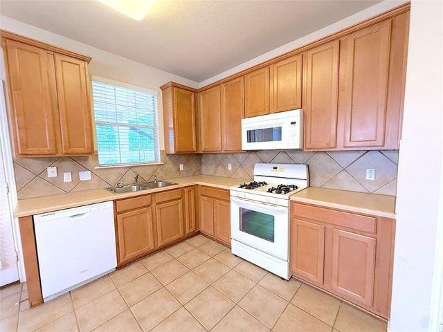 16100 S Great Oaks DR 302, Round Rock, TX 78681