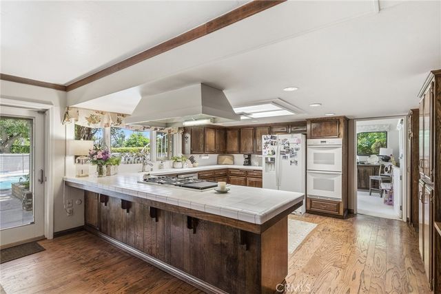 1220 Club View Drive, Bakersfield, CA 93309