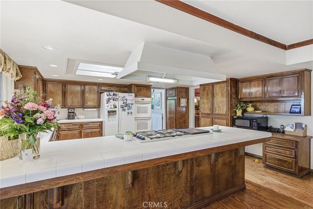 1220 Club View Drive, Bakersfield, CA 93309
