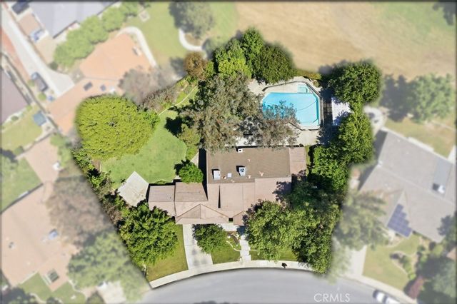 1220 Club View Drive, Bakersfield, CA 93309