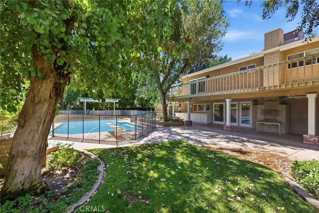 1220 Club View Drive, Bakersfield, CA 93309