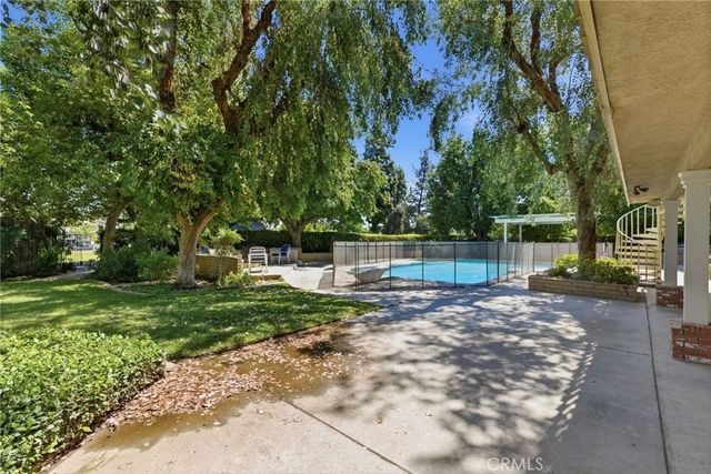 1220 Club View Drive, Bakersfield, CA 93309