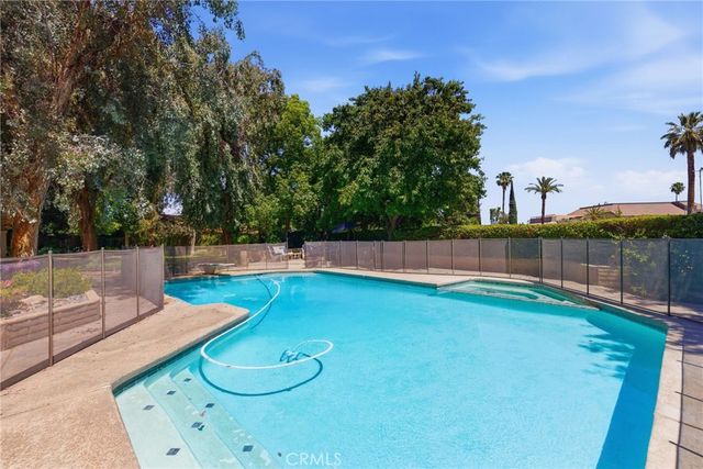 1220 Club View Drive, Bakersfield, CA 93309