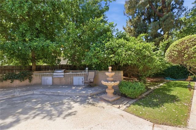 1220 Club View Drive, Bakersfield, CA 93309