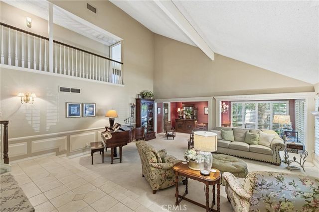 1220 Club View Drive, Bakersfield, CA 93309