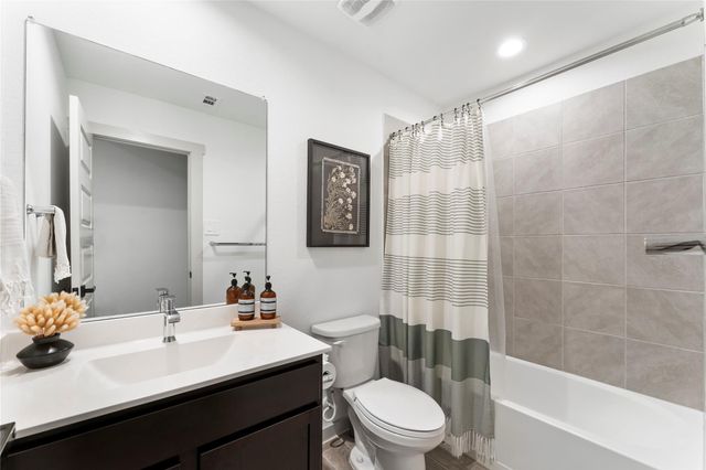 13220 Lago Acero Lane, Texas City, TX 77568