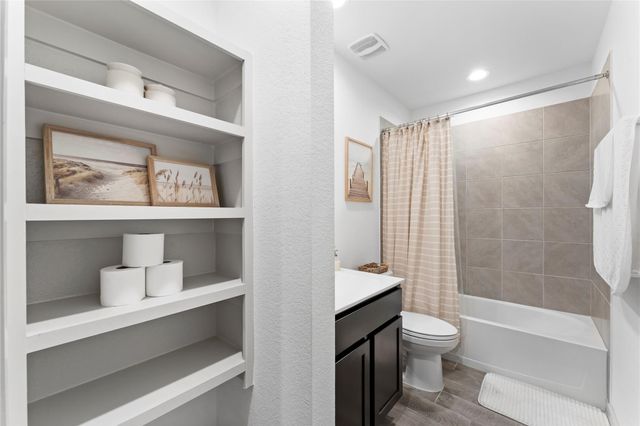 13220 Lago Acero Lane, Texas City, TX 77568