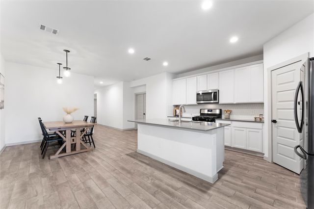 13220 Lago Acero Lane, Texas City, TX 77568