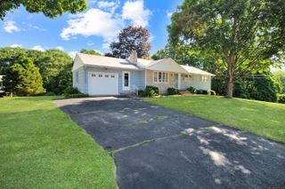 81 Occum Lane, Montville, CT 06382