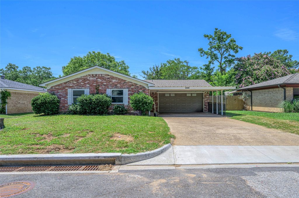 2606 Easy Street, Denison, TX 75020