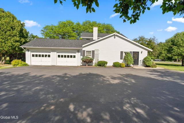 39 Glenridge Road, Glenville, NY 12302