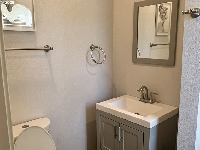 611 3RD St, Oregon City, OR 97045